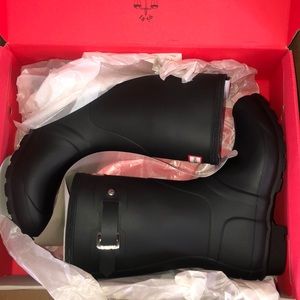 BRAND NEW NEVER WORN Black Matte Hunter Rain-boots